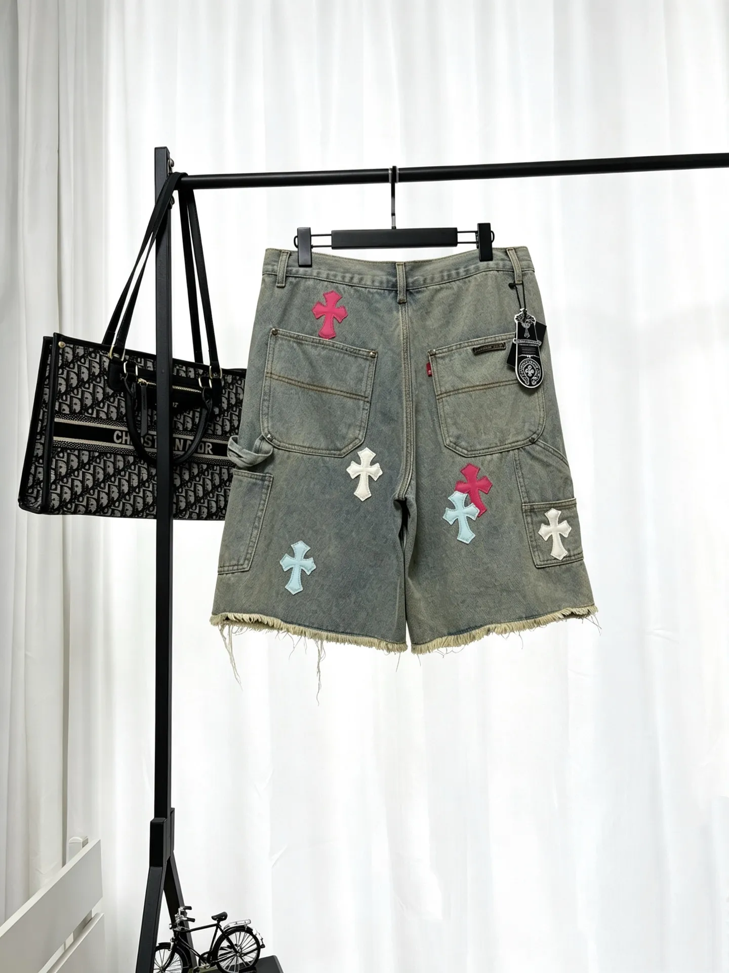 Chrome Hearts Chrome Hearts ， ， 。 ， Series ， ，Retro 。 ，Retro ， ， 。 ， ， ， ； 。 ， Size S-XL